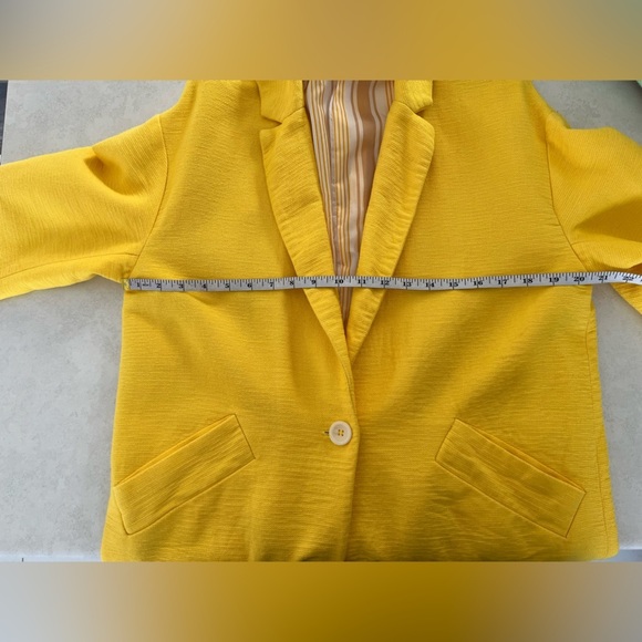 Suzy Shier/ Spring Yellow/ Button up coat/ Oversized/ Trench/ Blazer/ Size US M - Picture 13 of 13